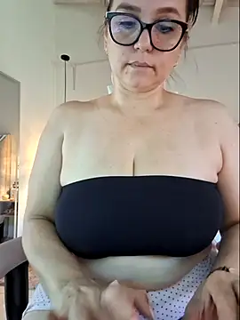 MariaPau 83 online show from 10-19-25, 03:01