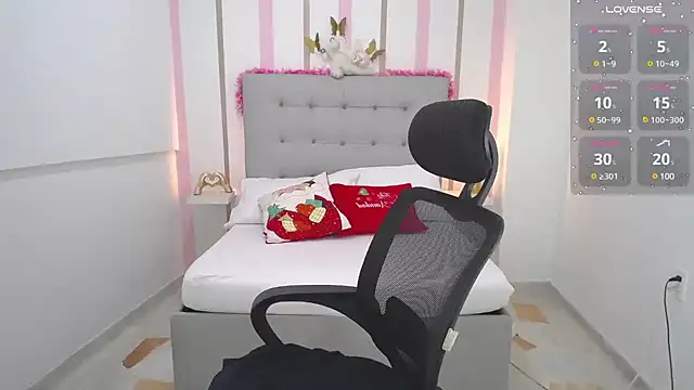 Snapshot of Anthonela_love_ chatting on 12-17-24, 07:04 Anthonela love  online show from 12-17-24, 07:04