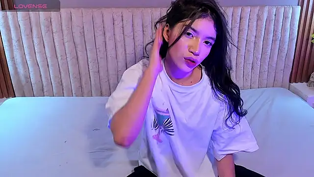 Snapshot of Sweetcristin chatting on 04-28-26, 01:04 Sweetcristin online show from 04-28-26, 01:04
