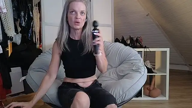 Sabdeluxe online show from 09-29-25, 09:58