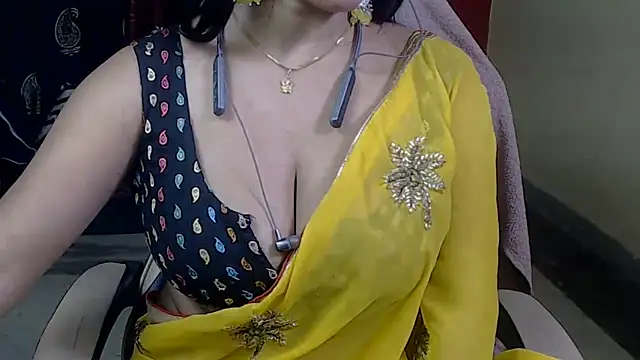 Snapshot of Naiaa-mylove chatting on 01-20-25, 12:49 Naiaa-mylove online show from 01-20-25, 12:49