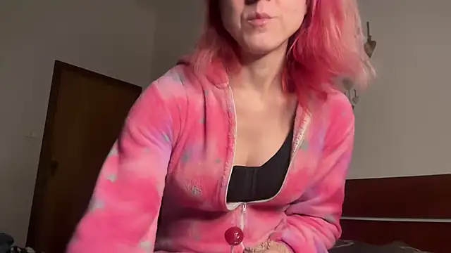 Snapshot of Nikky_Divine chatting on 01-09-25, 06:04 Nikky Divine online show from 01-09-25, 06:04