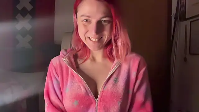 Snapshot of Nikky_Divine chatting on 01-16-25, 04:28 Nikky Divine online show from 01-16-25, 04:28