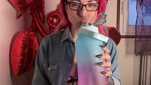 Snapshot of Nikky_Divine chatting on 02-27-25, 05:04 Nikky Divine online show from 02-27-25, 05:04