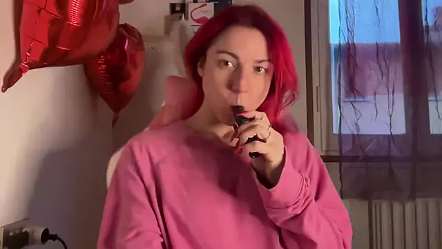 Snapshot of Nikky_Divine chatting on 03-22-25, 05:09 Nikky Divine online show from 03-22-25, 05:09