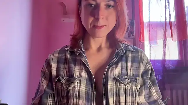 Snapshot of Nikky_Divine chatting on 10-17-25, 07:55 Nikky Divine online show from 10-17-25, 07:55