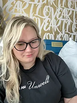 Snapshot of PiggyRose chatting on 10-12-25, 09:03 PiggyRose online show from 10-12-25, 09:03