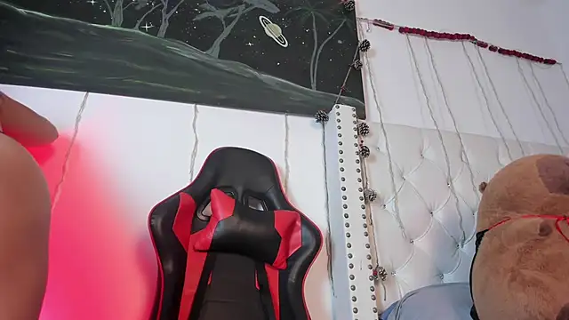 Snapshot of natasha_grey_04 chatting on 12-14-25, 11:31 natasha grey 04 online show from 12-14-25, 11:31