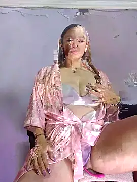 Snapshot of marilyn_love6969 chatting on 02-06-25, 07:29 marilyn love6969 online show from 02-06-25, 07:29