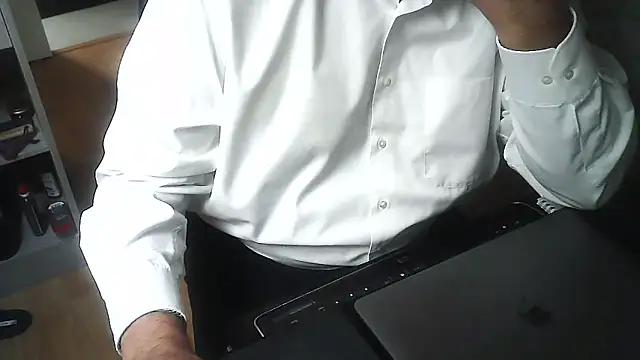 Snapshot of DUDURA@xh chatting on 12-06-24, 10:27 DUDURAxh online show from 12-06-24, 10:27