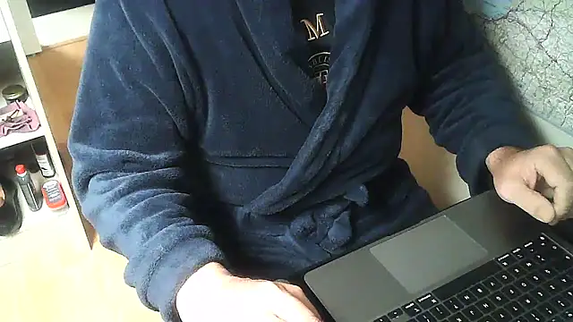 Snapshot of DUDURA@xh chatting on 12-30-24, 11:59 DUDURAxh online show from 12-30-24, 11:59