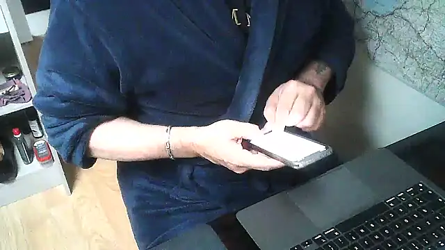 Snapshot of DUDURA@xh chatting on 12-30-24, 03:02 DUDURAxh online show from 12-30-24, 03:02