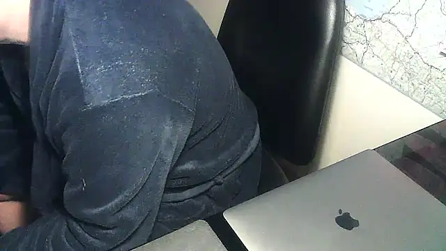 Snapshot of DUDURA@xh chatting on 01-31-25, 06:24 DUDURAxh online show from 01-31-25, 06:24