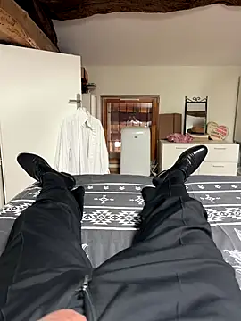 Snapshot of DUDURA@xh chatting on 09-08-25, 02:16 DUDURAxh online show from 09-08-25, 02:16