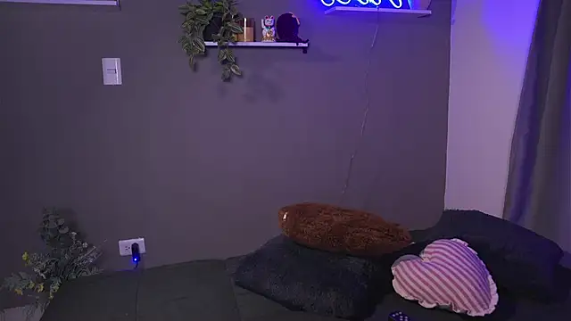 Snapshot of HannahEvanss chatting on 10-03-25, 06:16 HannahEvanss online show from 10-03-25, 06:16