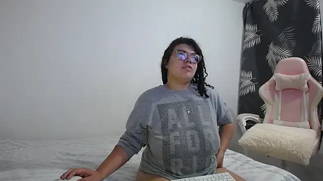 mabigomez00 online show from 10-09-25, 09:40