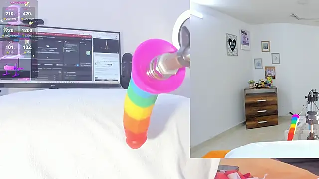 sofi velez online show from 10-03-25, 05:21