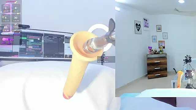 sofi velez online show from 10-08-25, 05:10