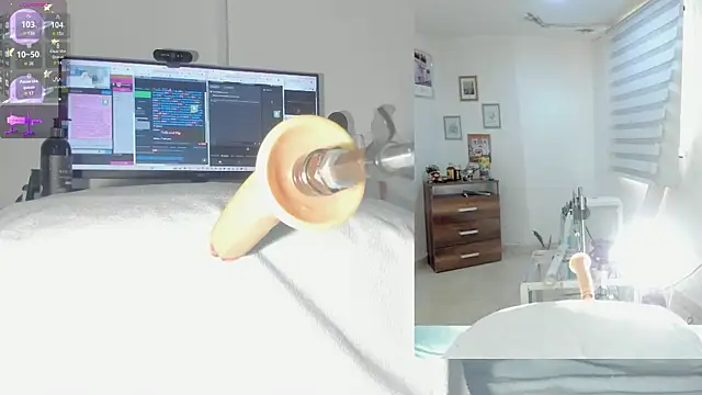 sofi velez online show from 11-10-25, 05:01