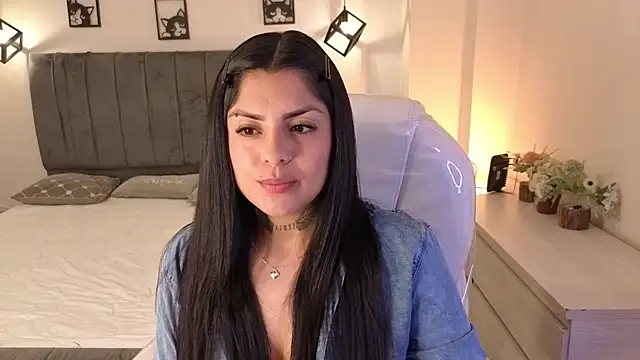 Snapshot of Catalinaa_martinez chatting on 11-22-25, 03:49 Catalinaa martinez online show from 11-22-25, 03:49