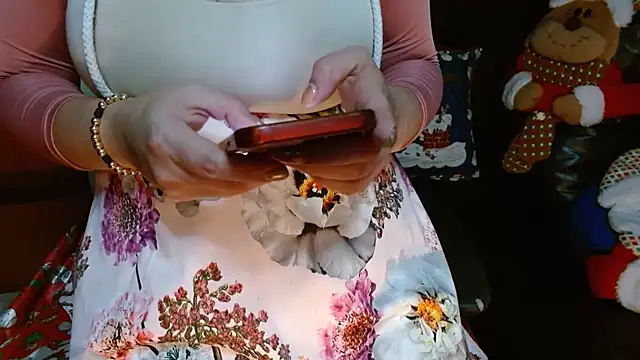 Snapshot of AnnyelinnaLove chatting on 12-15-24, 12:38 AnnyelinnaLove online show from 12-15-24, 12:38