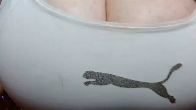 Snapshot of AnnyelinnaLove chatting on 01-15-25, 06:54 AnnyelinnaLove online show from 01-15-25, 06:54