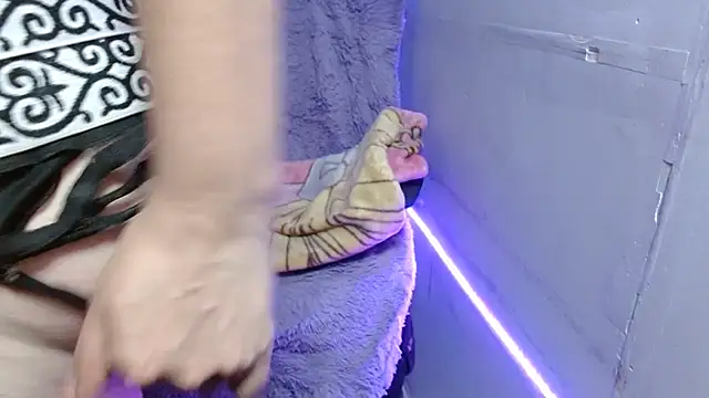 Snapshot of AnnyelinnaLove chatting on 01-26-25, 08:03 AnnyelinnaLove online show from 01-26-25, 08:03