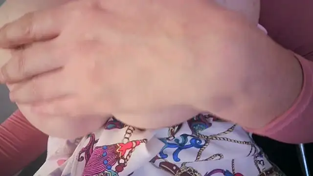 Snapshot of AnnyelinnaLove chatting on 02-11-25, 02:35 AnnyelinnaLove online show from 02-11-25, 02:35