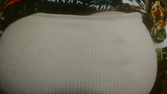 Snapshot of AnnyelinnaLove chatting on 03-06-25, 12:43 AnnyelinnaLove online show from 03-06-25, 12:43