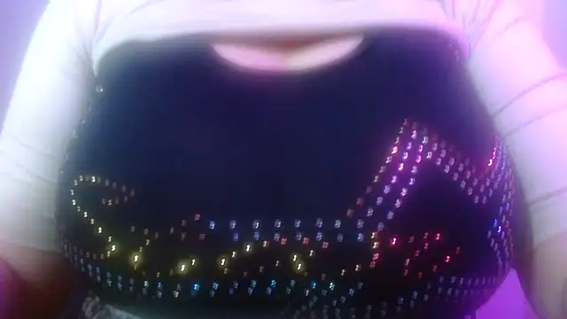 Snapshot of AnnyelinnaLove chatting on 09-25-25, 01:42 AnnyelinnaLove online show from 09-25-25, 01:42