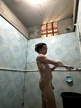 Snapshot of Kiana_Lee chatting on 11-18-25, 04:28 Kiana Lee online show from 11-18-25, 04:28