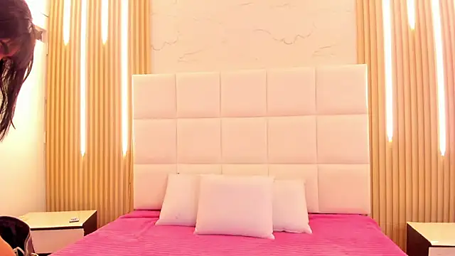 sofia castrillon online show from 10-14-25, 08:20