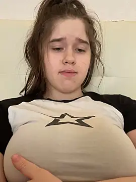 Snapshot of HornyGirlH chatting on 02-08-25, 06:12 HornyGirlH online show from 02-08-25, 06:12