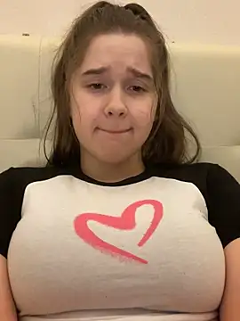 Snapshot of HornyGirlH chatting on 02-19-25, 11:14 HornyGirlH online show from 02-19-25, 11:14