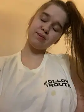 Snapshot of HornyGirlH chatting on 03-01-25, 01:11 HornyGirlH online show from 03-01-25, 01:11