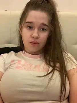 Snapshot of HornyGirlH chatting on 03-06-25, 10:15 HornyGirlH online show from 03-06-25, 10:15