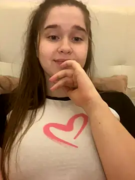 Snapshot of HornyGirlH chatting on 10-21-25, 10:10 HornyGirlH online show from 10-21-25, 10:10