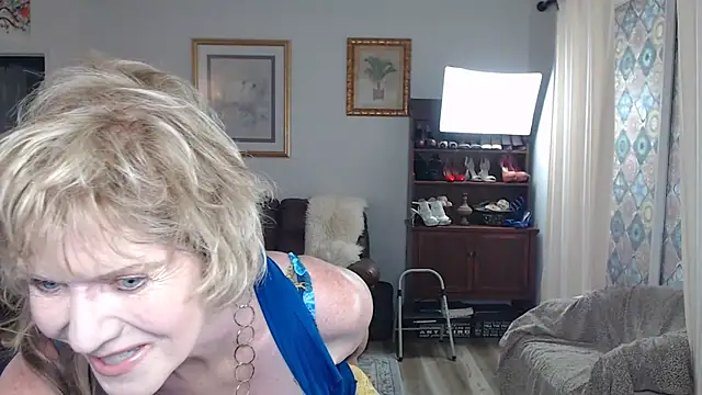 SindeeDix online show from 09-26-25, 06:45