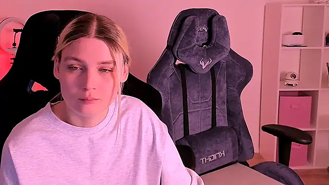 hotblonds online show from 12-19-24, 06:34