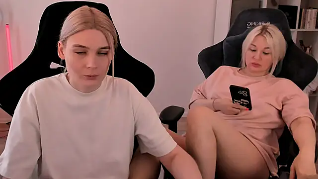 hotblonds online show from 03-08-25, 10:00