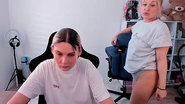 hotblonds online show from 02-07-26, 11:25