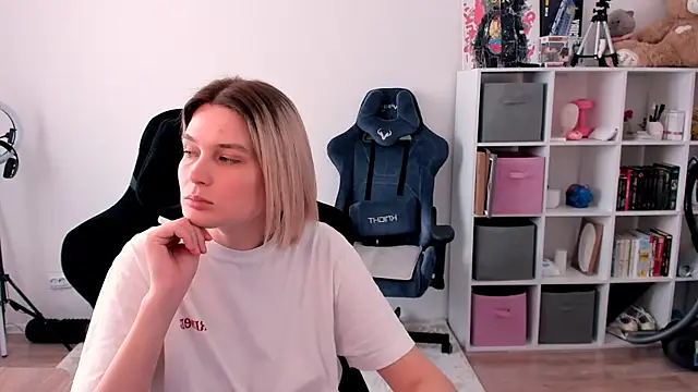 hotblonds online show from 03-09-26, 11:25