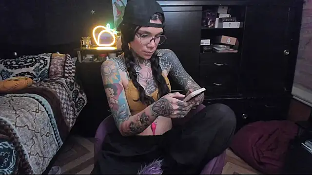 Lilmarieee online show from 01-17-25, 01:36