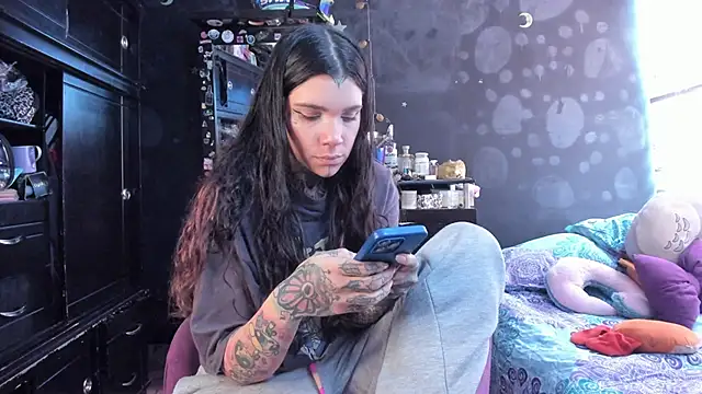 Lilmarieee online show from 12-22-25, 02:25