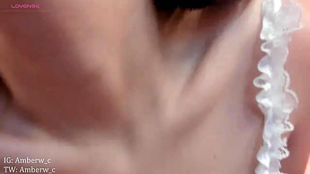 Snapshot of Ambeerouse chatting on 01-29-25, 01:58 Ambeerouse online show from 01-29-25, 01:58