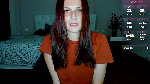 BritneyHall online show from 03-10-25, 06:12