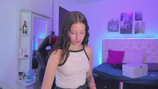 Snapshot of Amaia_Daniells chatting on 12-11-24, 03:24 Amaia Daniells online show from 12-11-24, 03:24