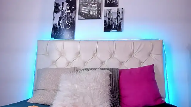 Snapshot of Amaia_Daniells chatting on 12-27-24, 07:18 Amaia Daniells online show from 12-27-24, 07:18