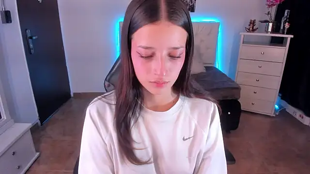 Snapshot of Amaia_Daniells chatting on 02-01-25, 04:24 Amaia Daniells online show from 02-01-25, 04:24