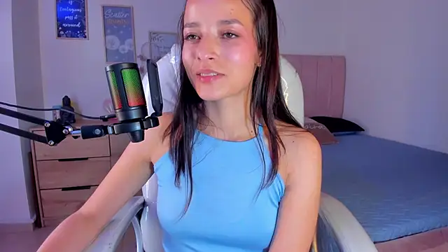 Snapshot of Amaia_Daniells chatting on 02-20-25, 07:34 Amaia Daniells online show from 02-20-25, 07:34